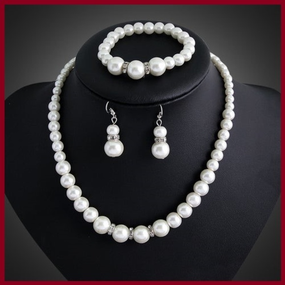 Jewelry - Pearl Jewelry Set/Earrings/Necklace/Bracelet